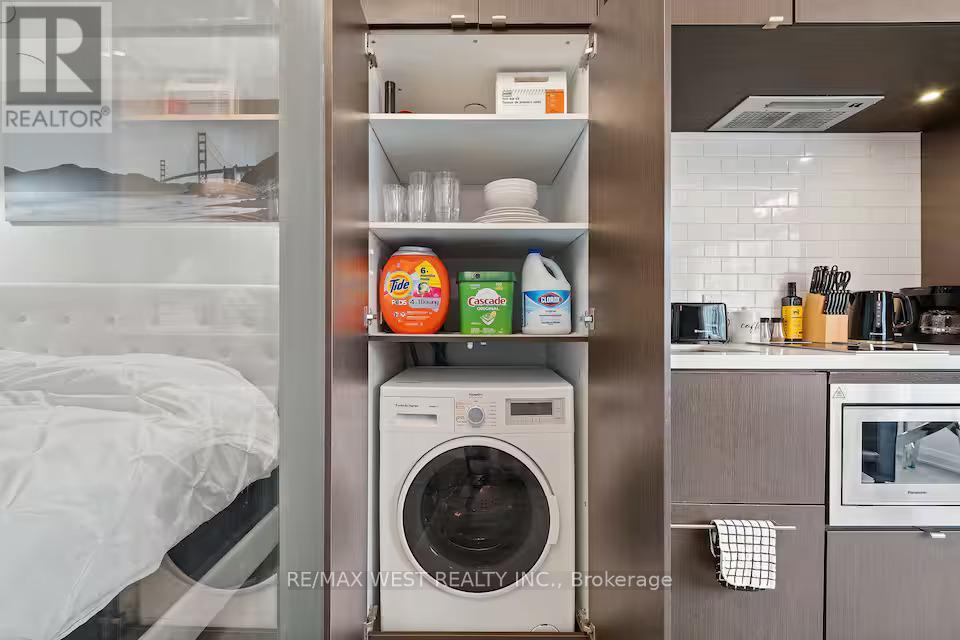 501 - 155 Yorkville Avenue, Toronto, Ontario M5R 0B4 - Photo 7 - C12936596