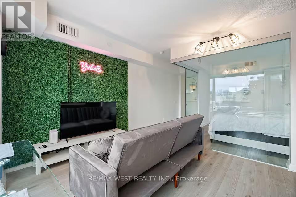 501 - 155 Yorkville Avenue, Toronto, Ontario M5R 0B4 - Photo 3 - C12936596