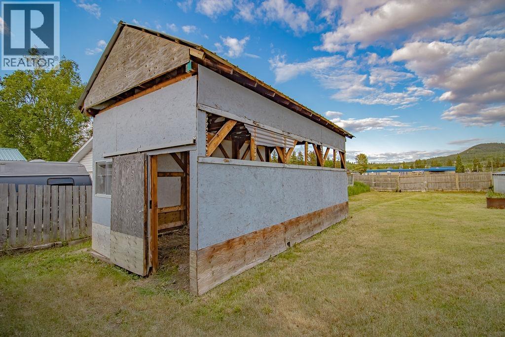 734 W 7th Avenue, Fort St. James, British Columbia  V0J 1P0 - Photo 35 - R3112782