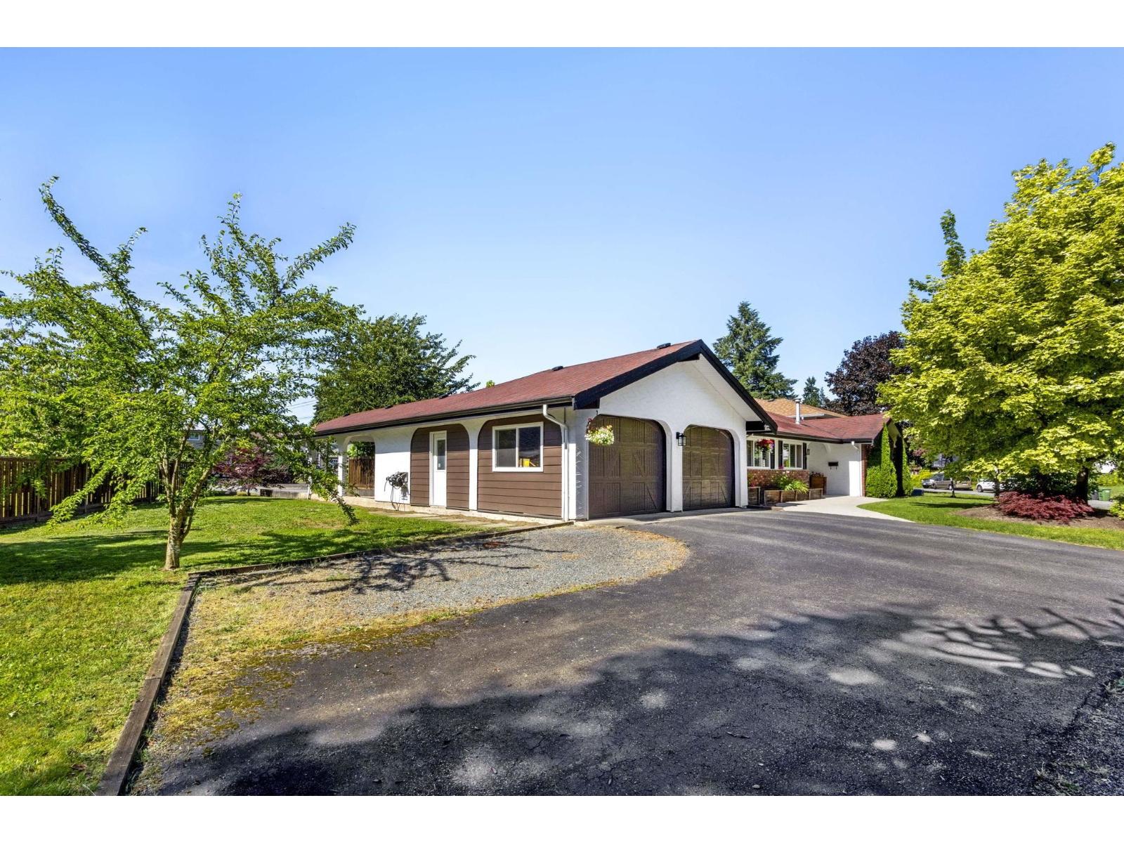34629 Ascott Avenue, Abbotsford, British Columbia  V2S 5A3 - Photo 2 - R3135809