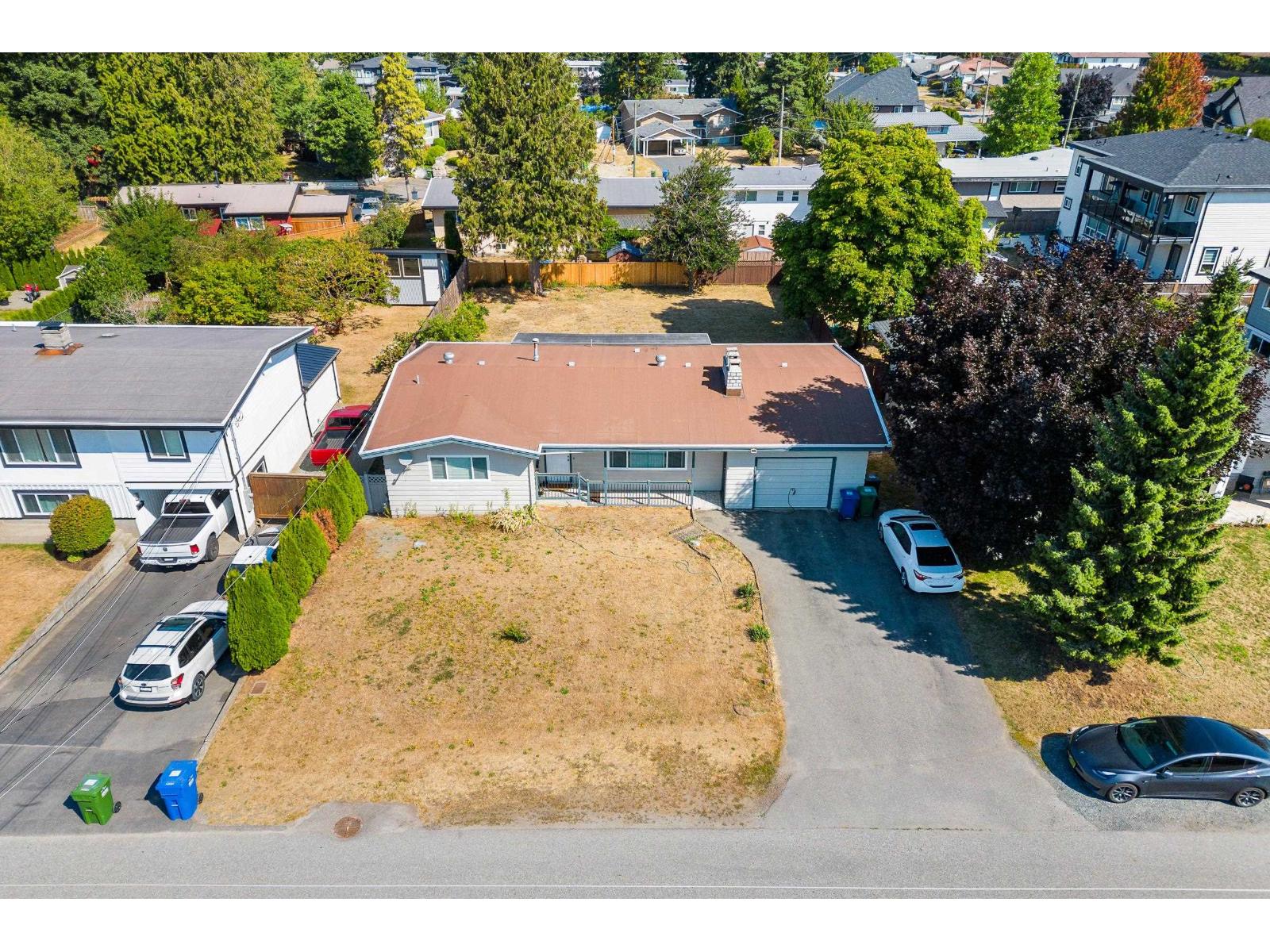 31919 Royal Crescent, Abbotsford, British Columbia  V2T 2J2 - Photo 3 - R3136234