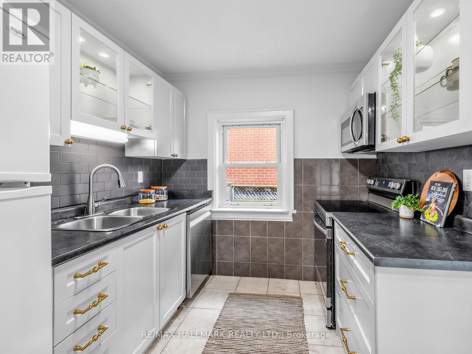 958 Greenwood Avenue, Toronto, Ontario  M4J 4C3 - Photo 13 - E13456118