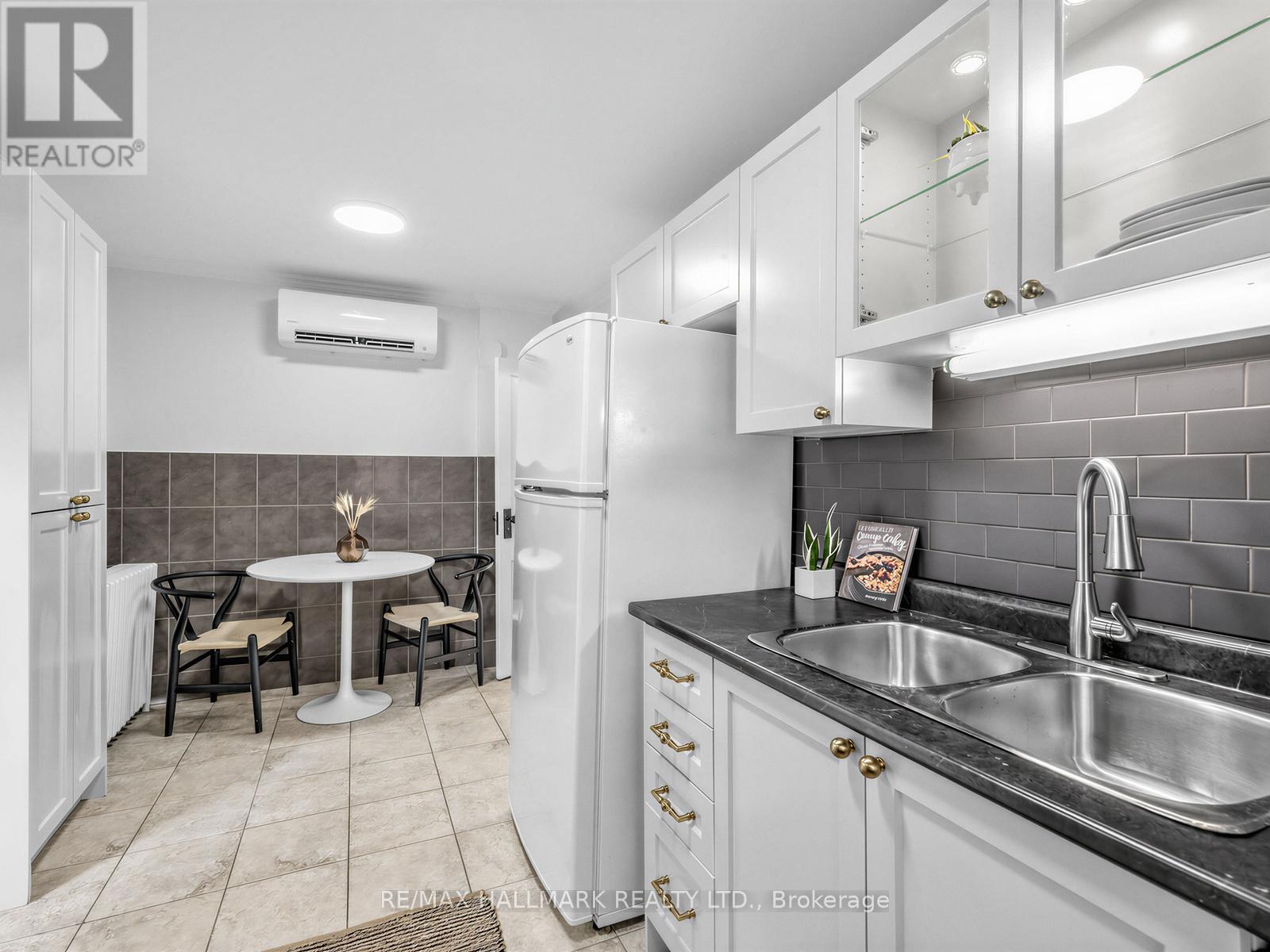 958 Greenwood Avenue, Toronto, Ontario  M4J 4C3 - Photo 15 - E13456118