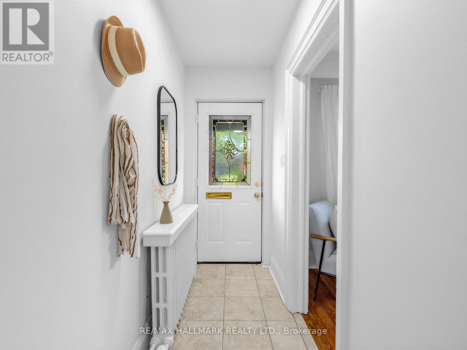 958 Greenwood Avenue, Toronto, Ontario  M4J 4C3 - Photo 4 - E13456118