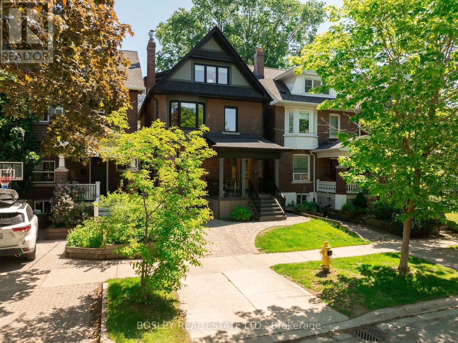 19 LARK STREET, Toronto, Ontario