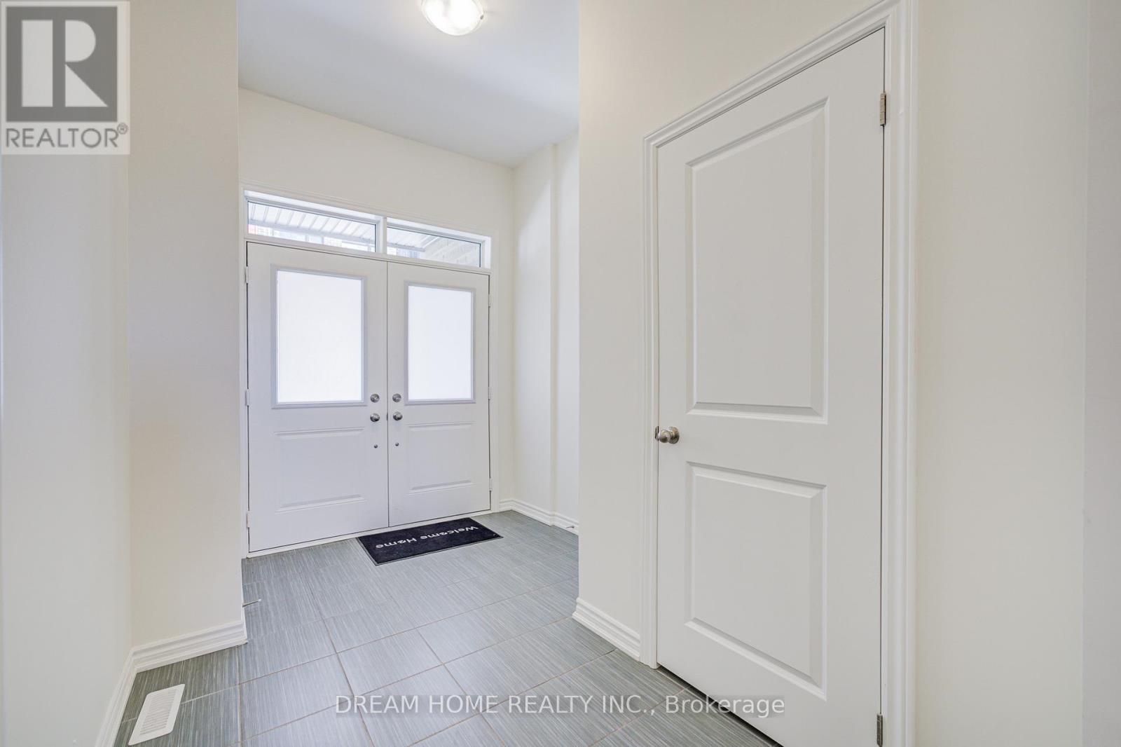 19 Coppini Lane, Ajax, Ontario L1S 7S9 - Photo 2 - E13456144