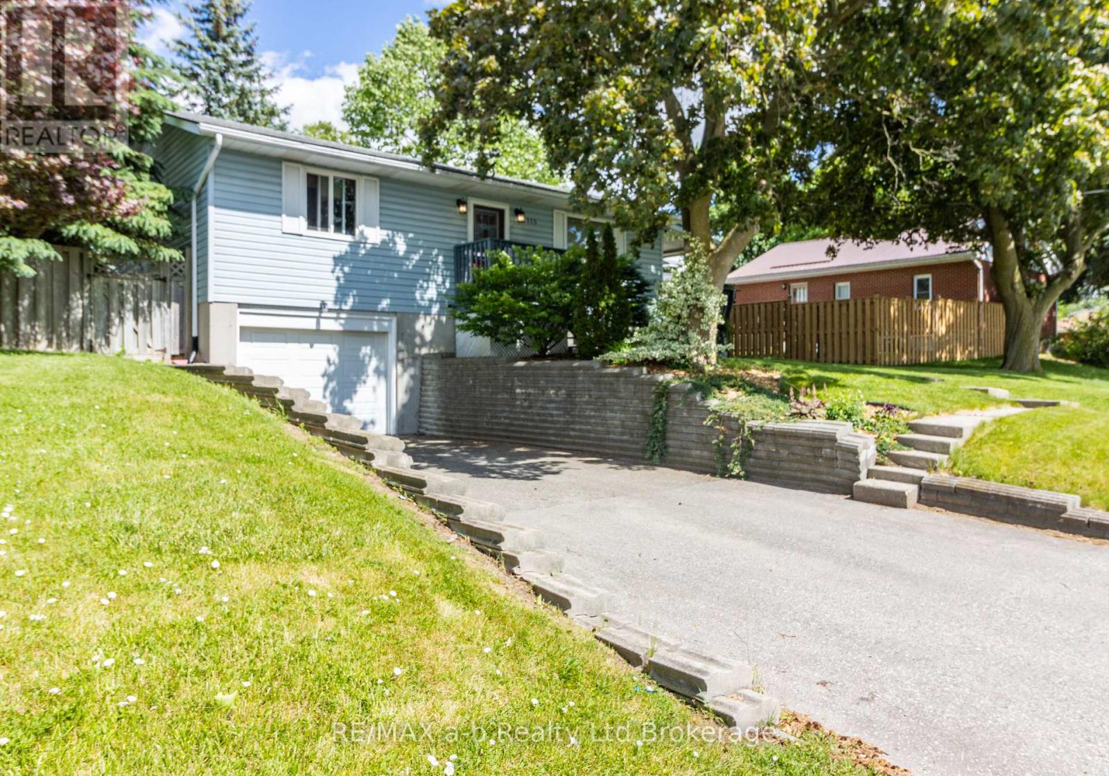 115 FYFE AVENUE, Woodstock, Ontario