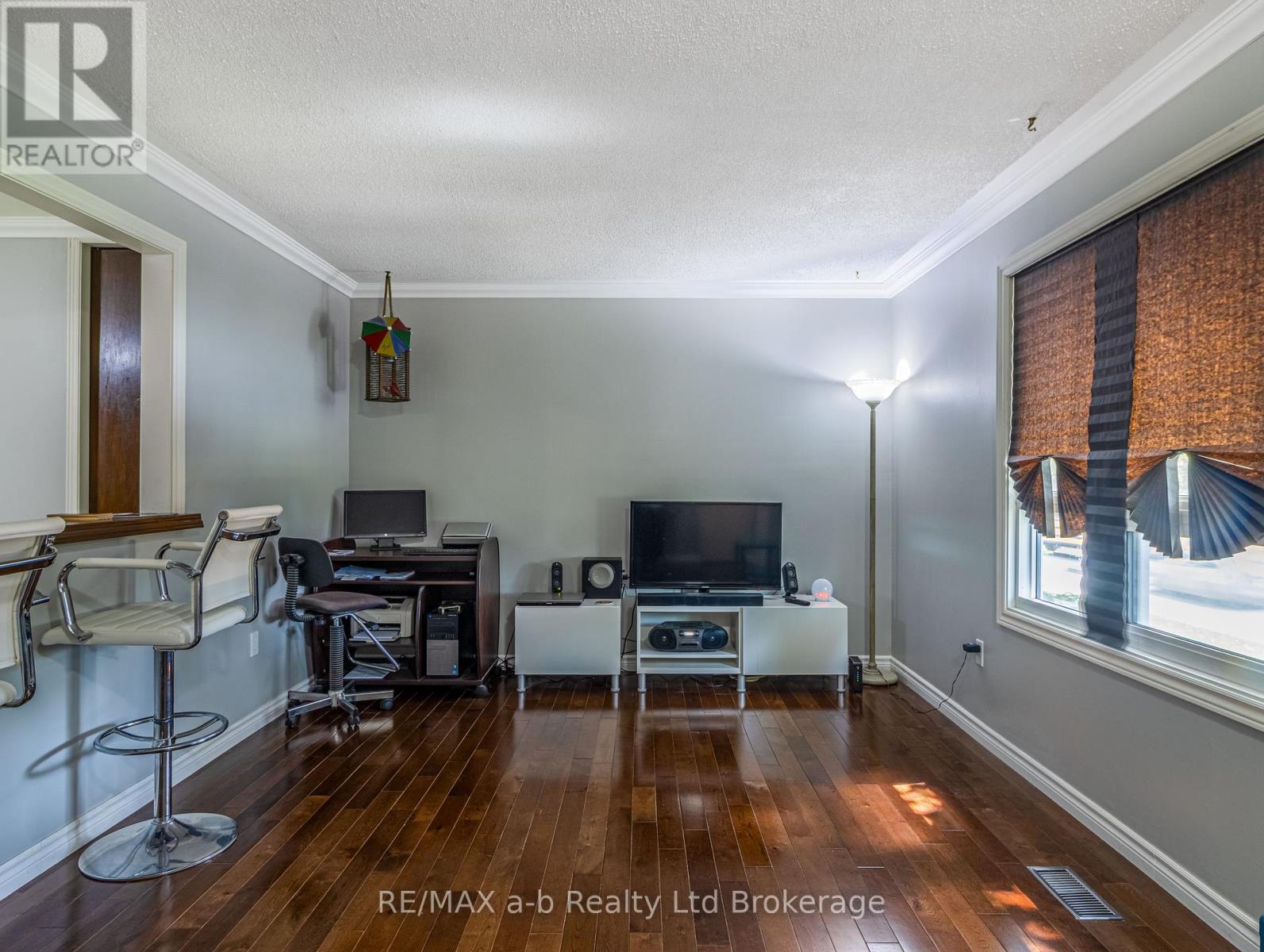 115 Fyfe Avenue, Woodstock, Ontario  N4S 3S7 - Photo 3 - X13456594