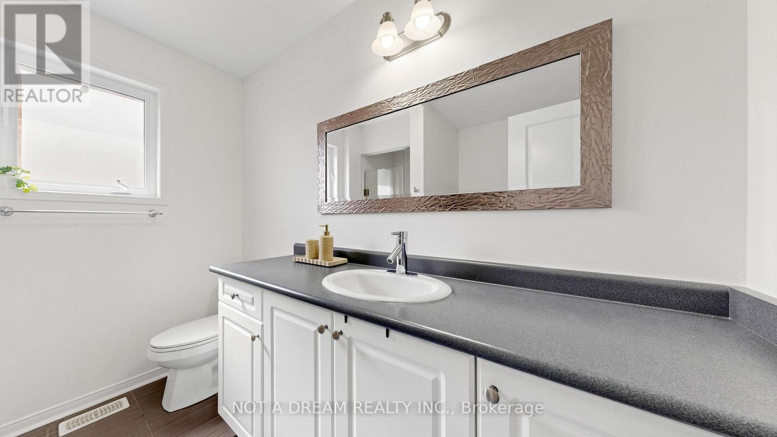 47 Acorn Lane, Bradford West Gwillimbury (Bradford), Ontario  L3Z 0H5 - Photo 25 - N13456066