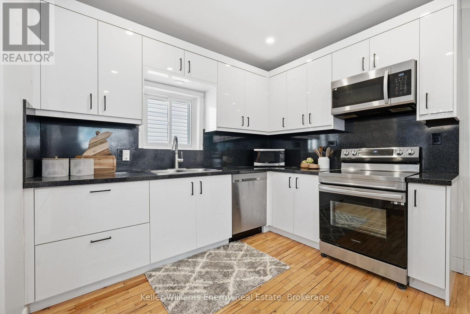 327 Albert Street, Oshawa, Ontario  L1H 4S2 - Photo 5 - E13456432