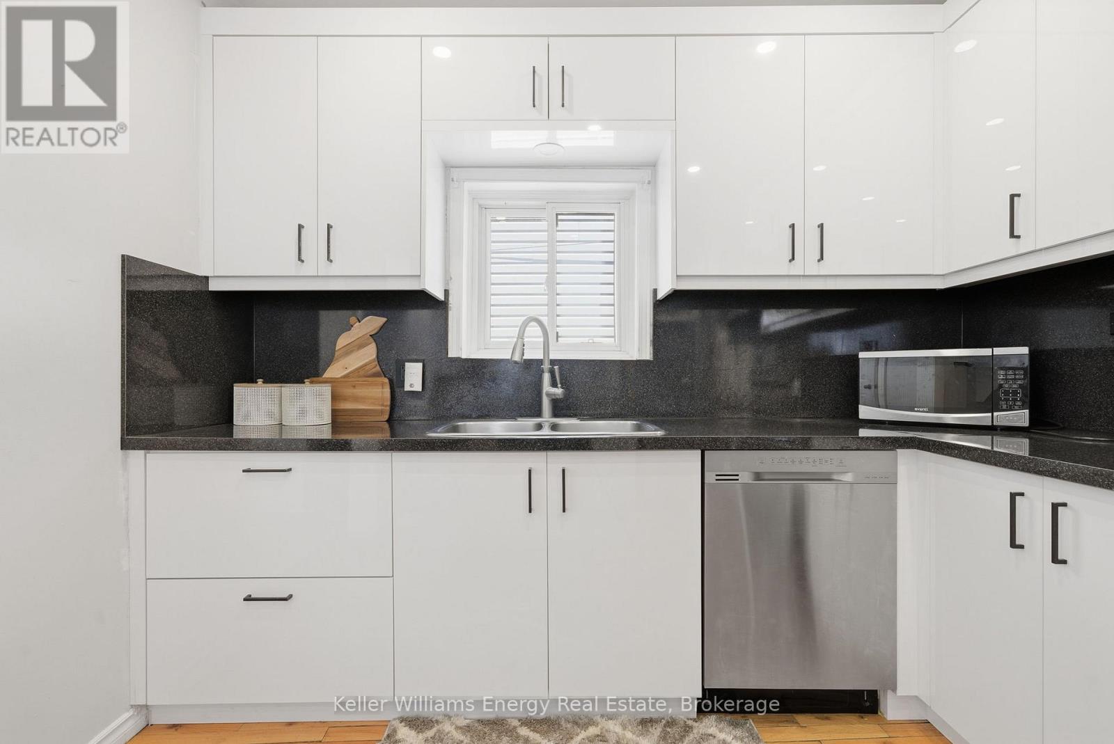 327 Albert Street, Oshawa, Ontario  L1H 4S2 - Photo 6 - E13456432