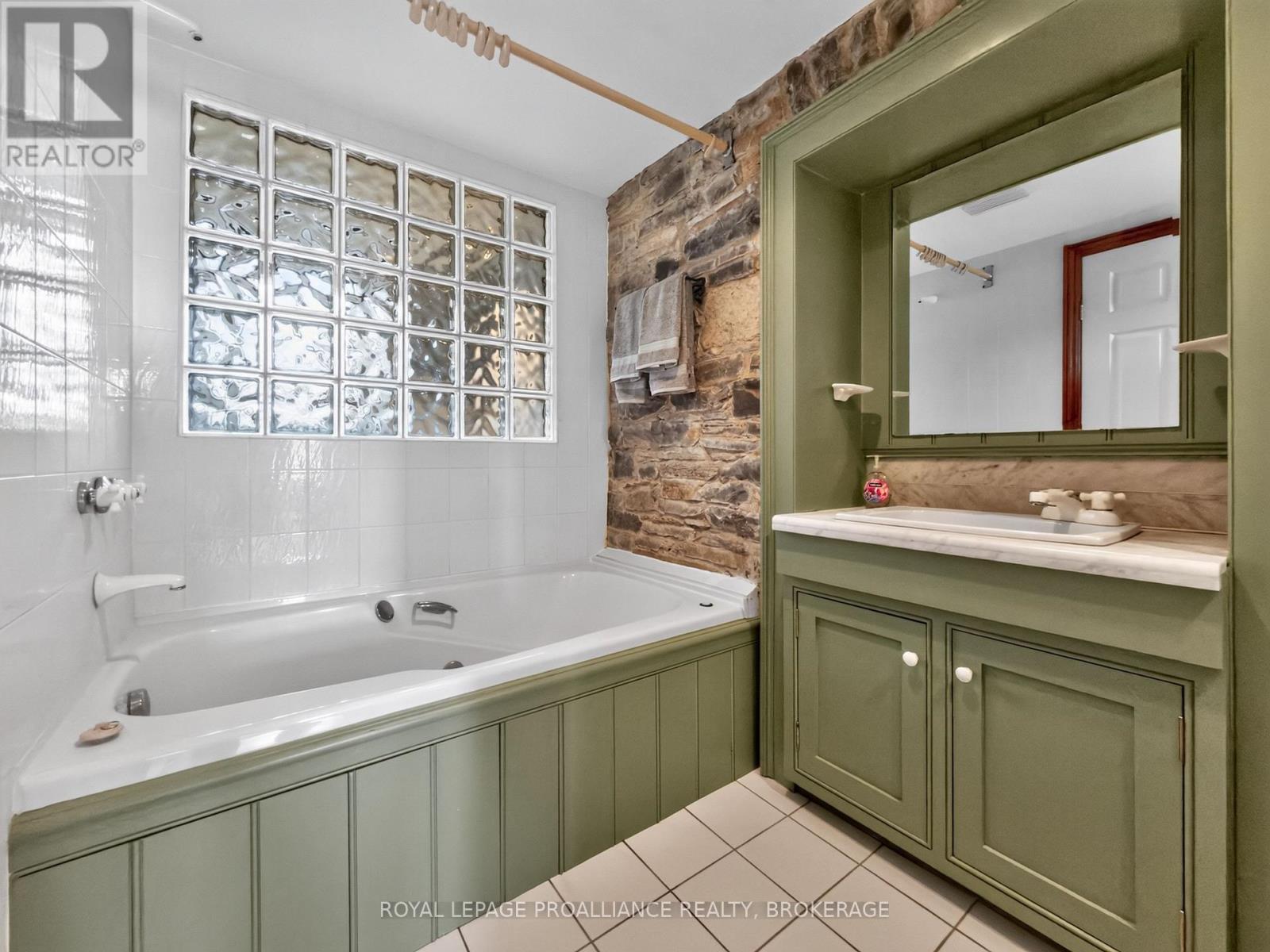12 Rideau Street, Kingston, Ontario  K7K 2Z6 - Photo 15 - X13456312