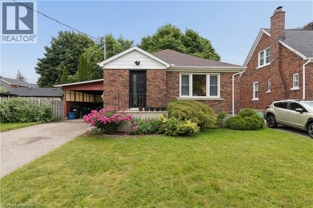 209 Bedford Road, Kitchener, Ontario  N2G 3A5 - Photo 1 - 40840222