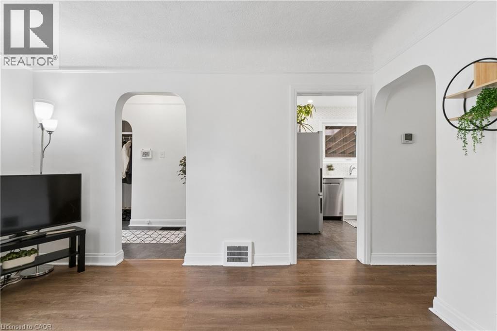 209 Bedford Road, Kitchener, Ontario  N2G 3A5 - Photo 7 - 40840222