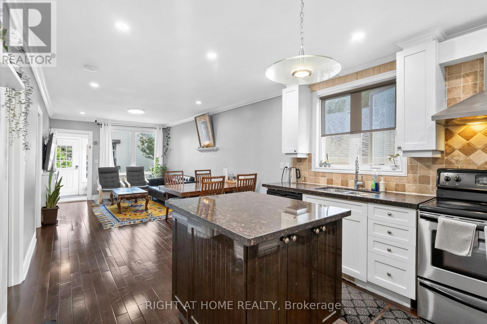 114 New Castle Street, Toronto, Ontario  M8Z 1C8 - Photo 12 - W13456080