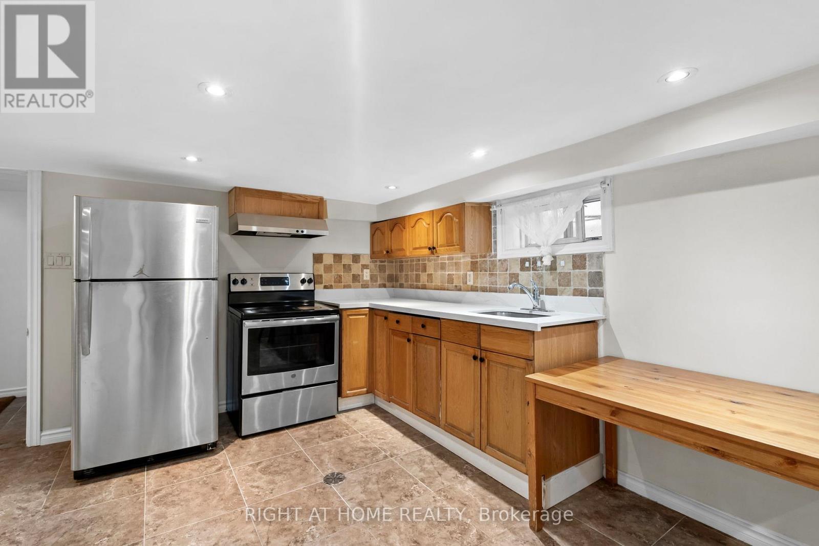 114 New Castle Street, Toronto, Ontario  M8Z 1C8 - Photo 27 - W13456080