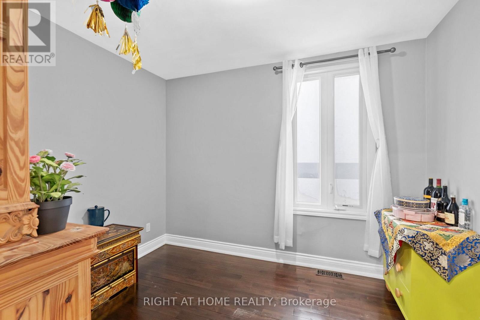 114 New Castle Street, Toronto, Ontario  M8Z 1C8 - Photo 3 - W13456080
