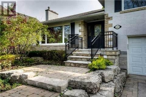 207 PINEHURST DRIVE, Oakville, Ontario