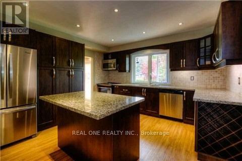 207 Pinehurst Drive, Oakville, Ontario L6J 4X2 - Photo 8 - W13456134