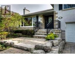 207 PINEHURST DRIVE, Oakville, Ontario