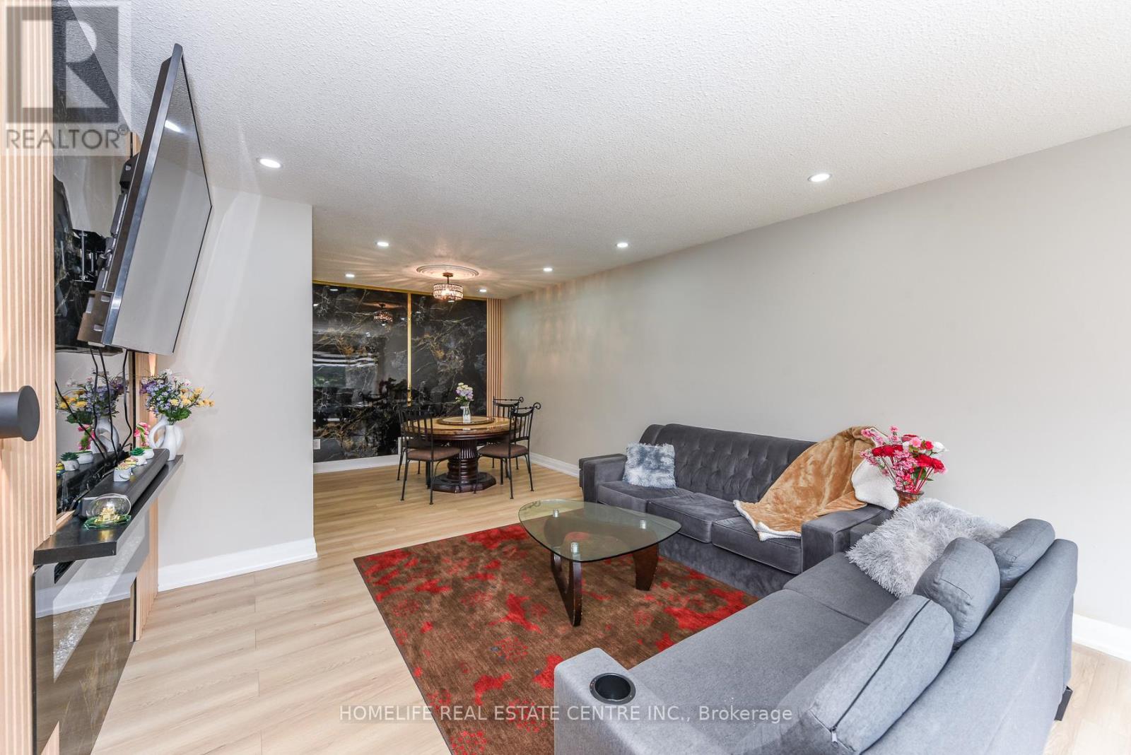 12 Courtleigh Square, Brampton, Ontario  L6Z 1J3 - Photo 11 - W13456210