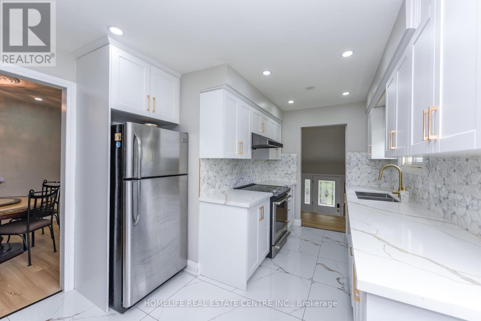 12 Courtleigh Square, Brampton, Ontario  L6Z 1J3 - Photo 16 - W13456210