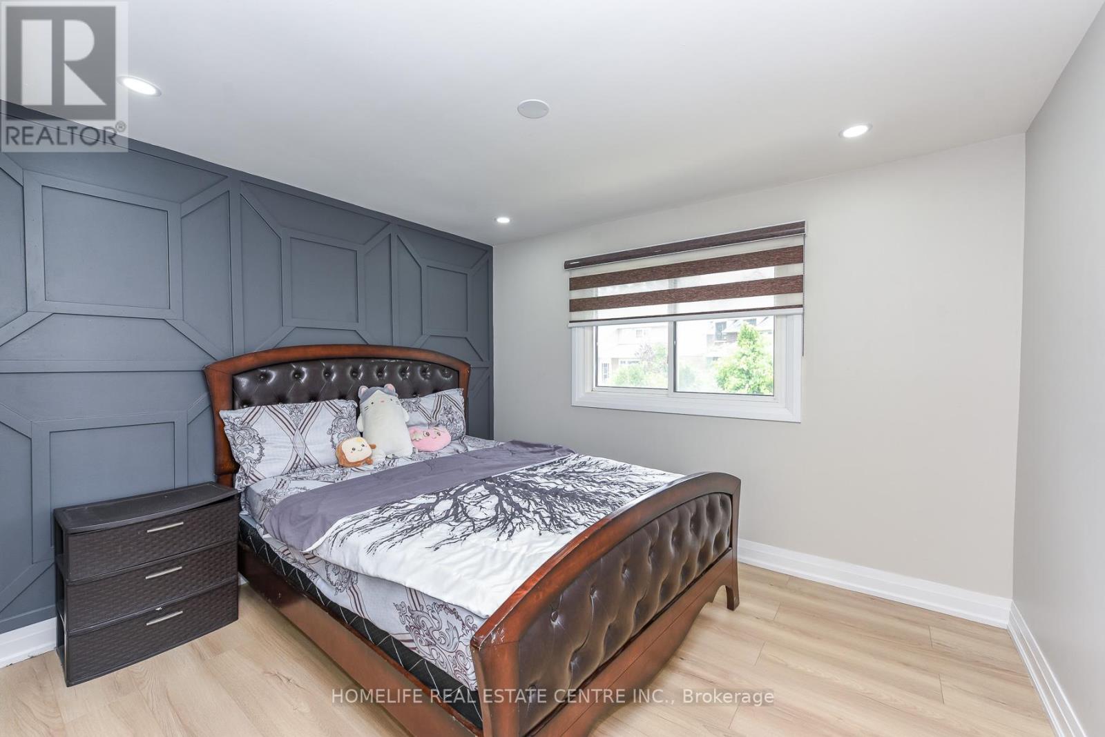 12 Courtleigh Square, Brampton, Ontario  L6Z 1J3 - Photo 20 - W13456210