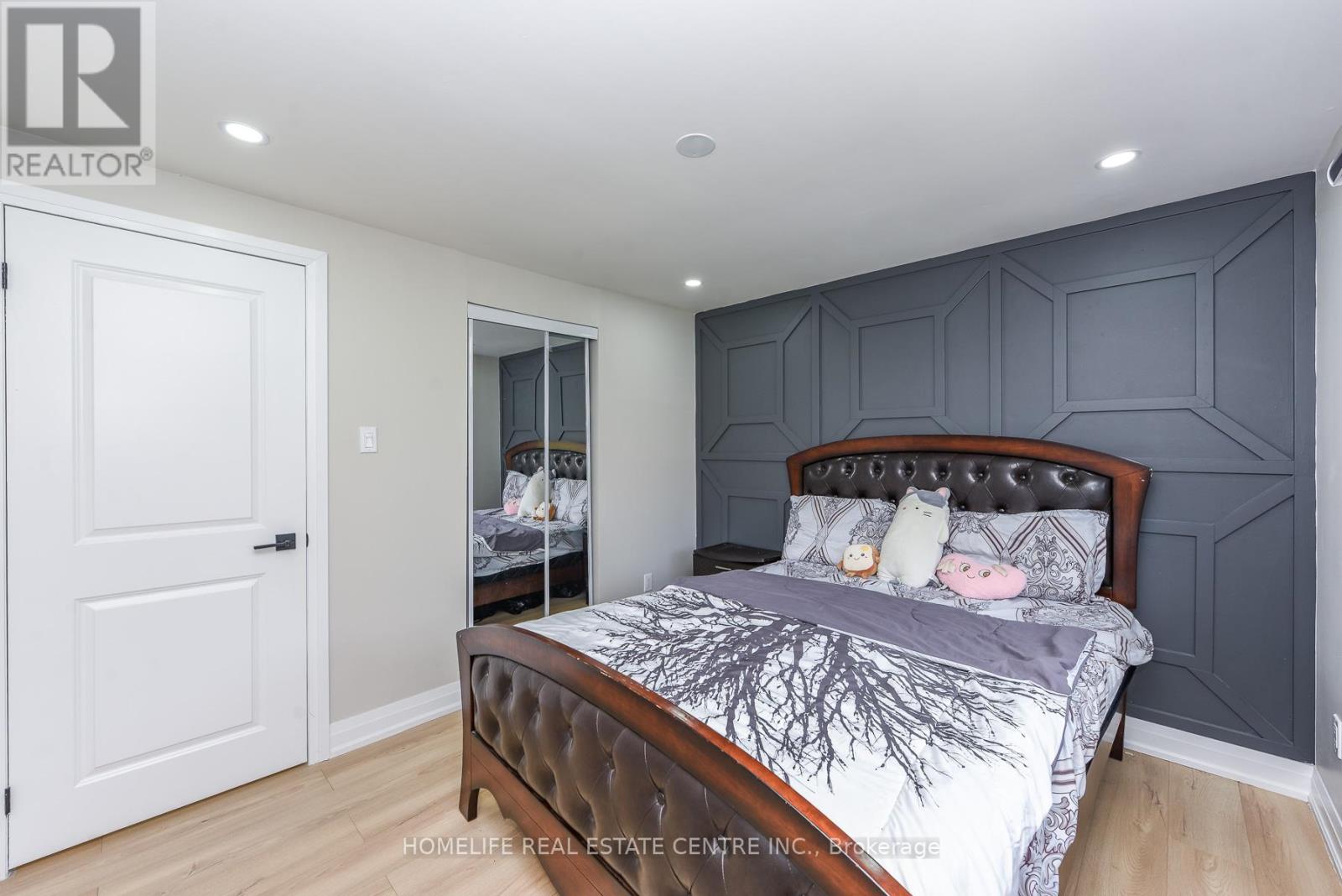 12 Courtleigh Square, Brampton, Ontario  L6Z 1J3 - Photo 21 - W13456210