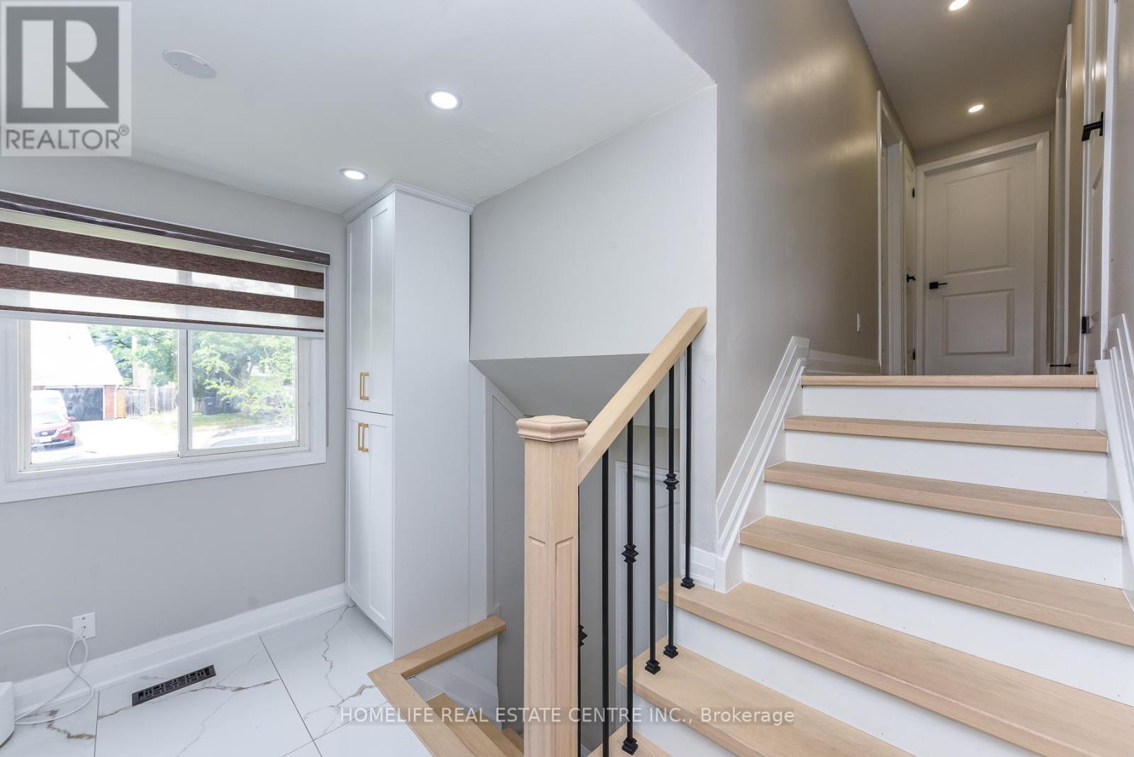 12 Courtleigh Square, Brampton, Ontario  L6Z 1J3 - Photo 27 - W13456210