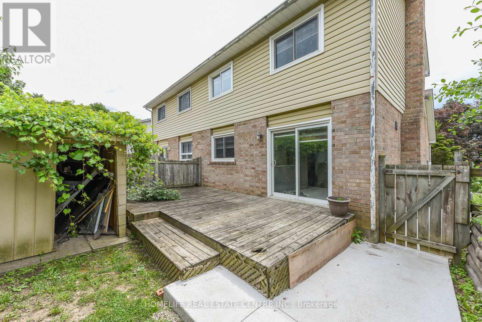 12 Courtleigh Square, Brampton, Ontario  L6Z 1J3 - Photo 48 - W13456210
