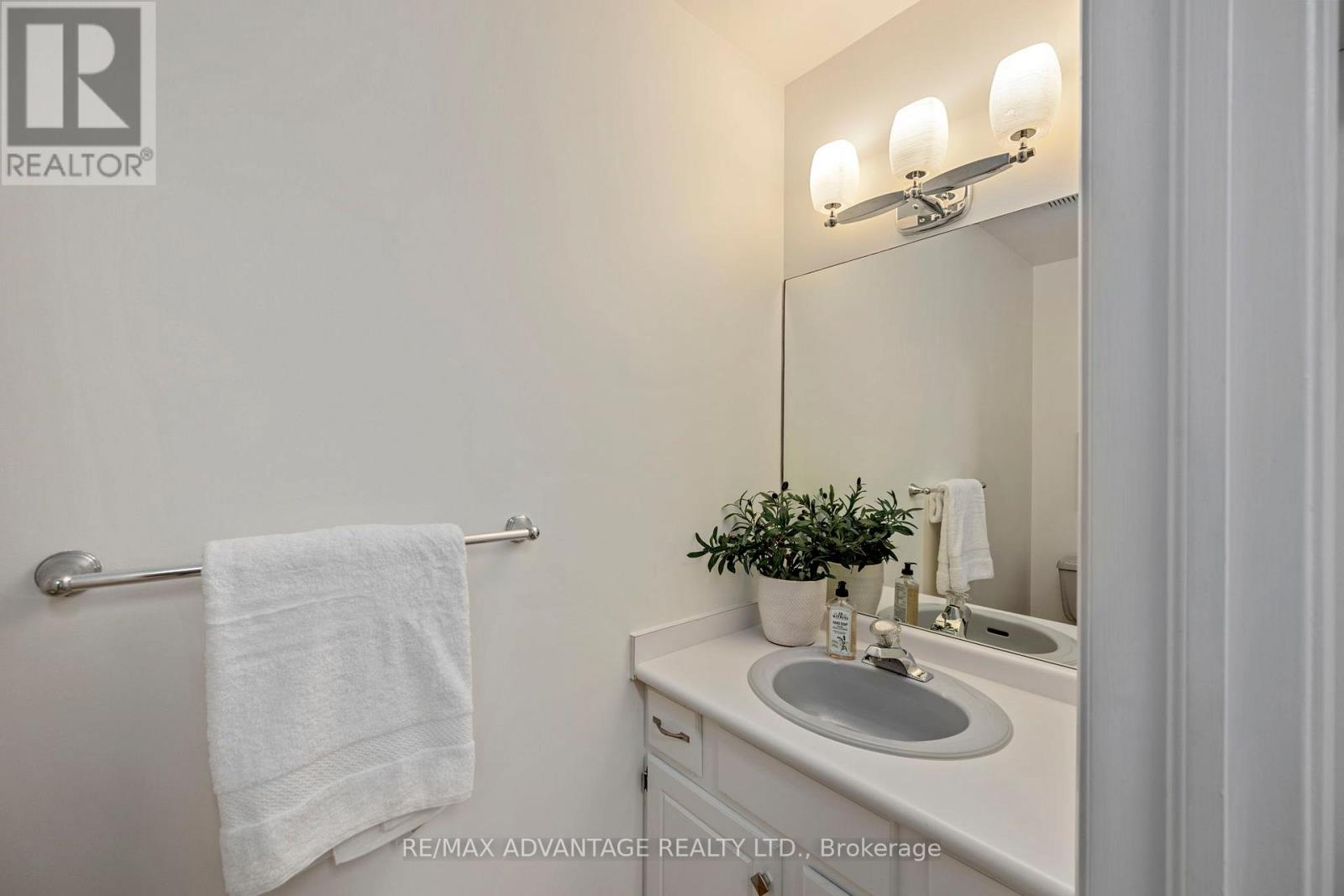 38 Dissing Crescent, London North, Ontario  N6H 5M3 - Photo 20 - X13456306