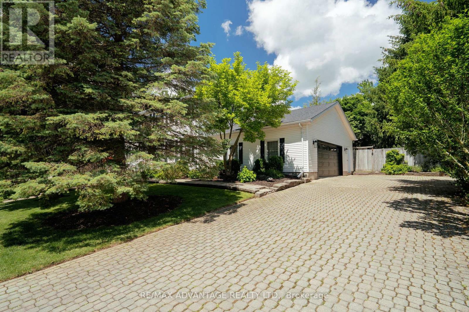 38 Dissing Crescent, London North, Ontario  N6H 5M3 - Photo 3 - X13456306