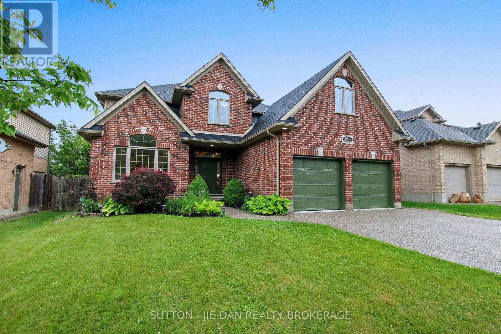 1965 RIVERBEND ROAD, London South, Ontario