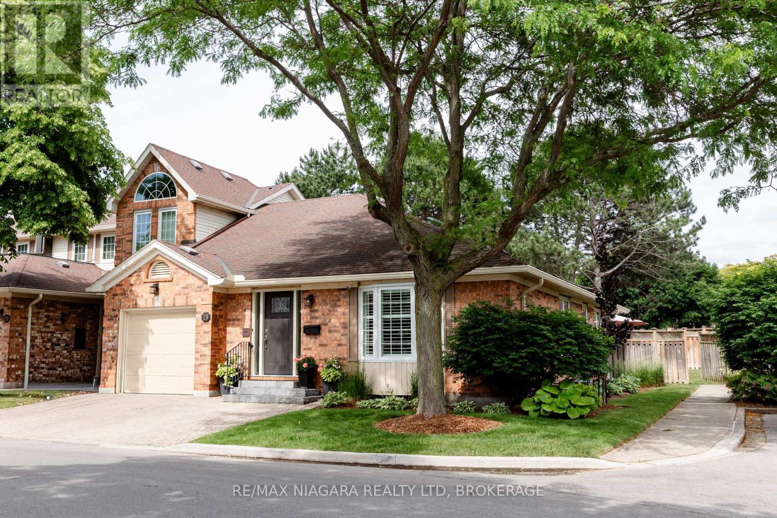 21 - 141 WELLAND VALE ROAD, St. Catharines, Ontario