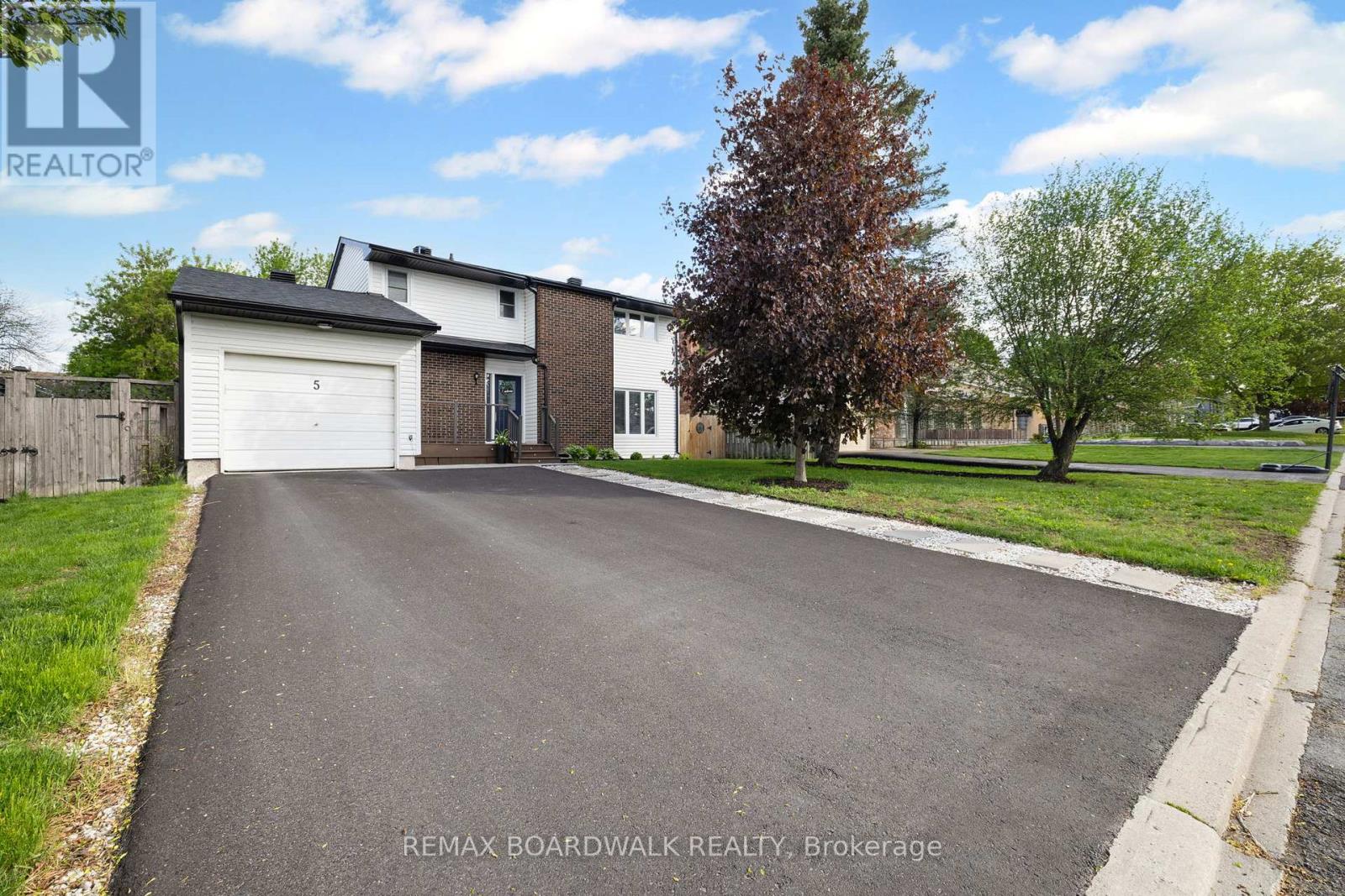 5 Clay Street, Mississippi Mills, Ontario K0A 1A0 - Photo 2 - X13456396