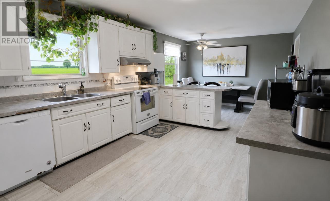 458 Bunbury Route, Stratford, Prince Edward Island  C1B 3M5 - Photo 5 - 202614690