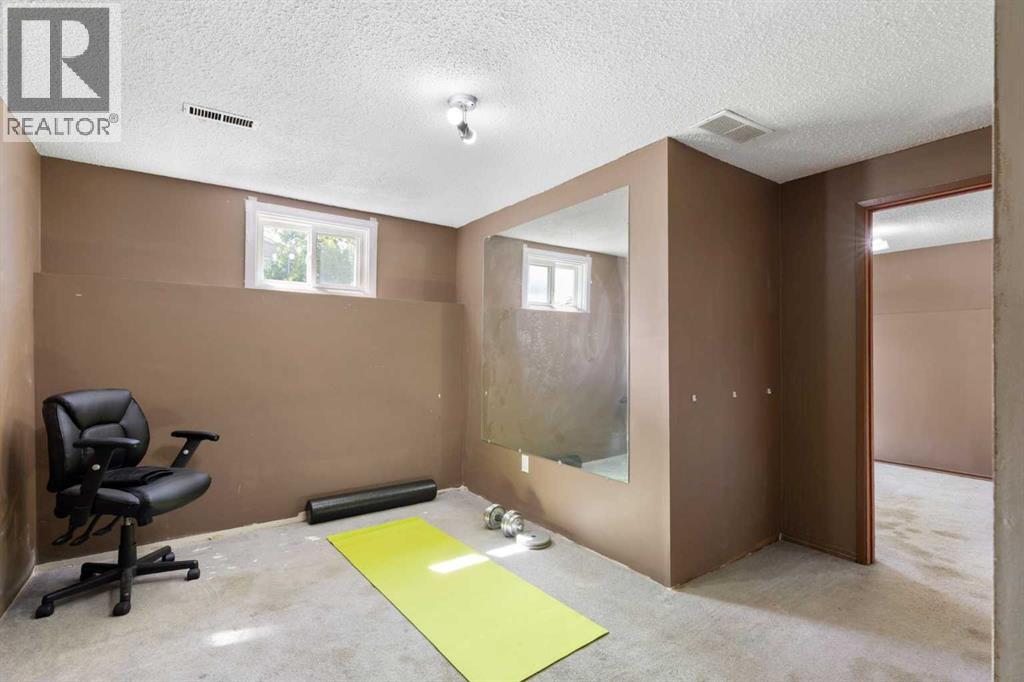 1016 Hunterdale Place Nw, Calgary, Alberta  T2K 4R7 - Photo 23 - A2320394