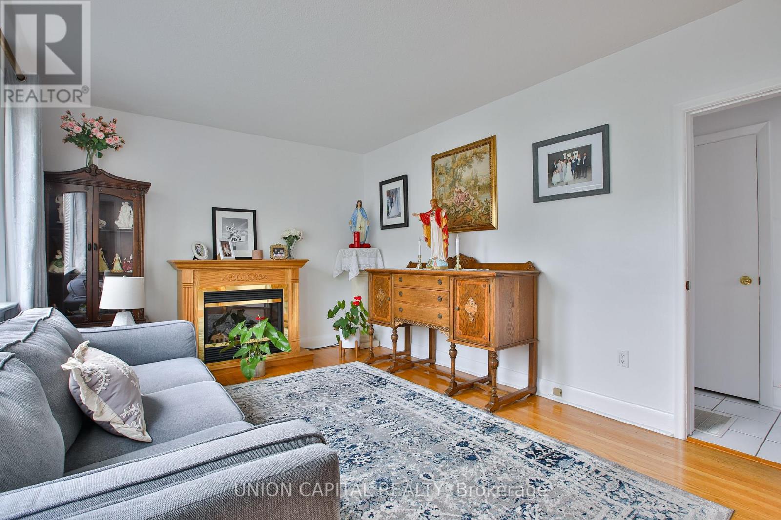 12 Newton Drive, Toronto, Ontario M2M 2M7 - Photo 2 - C13456340