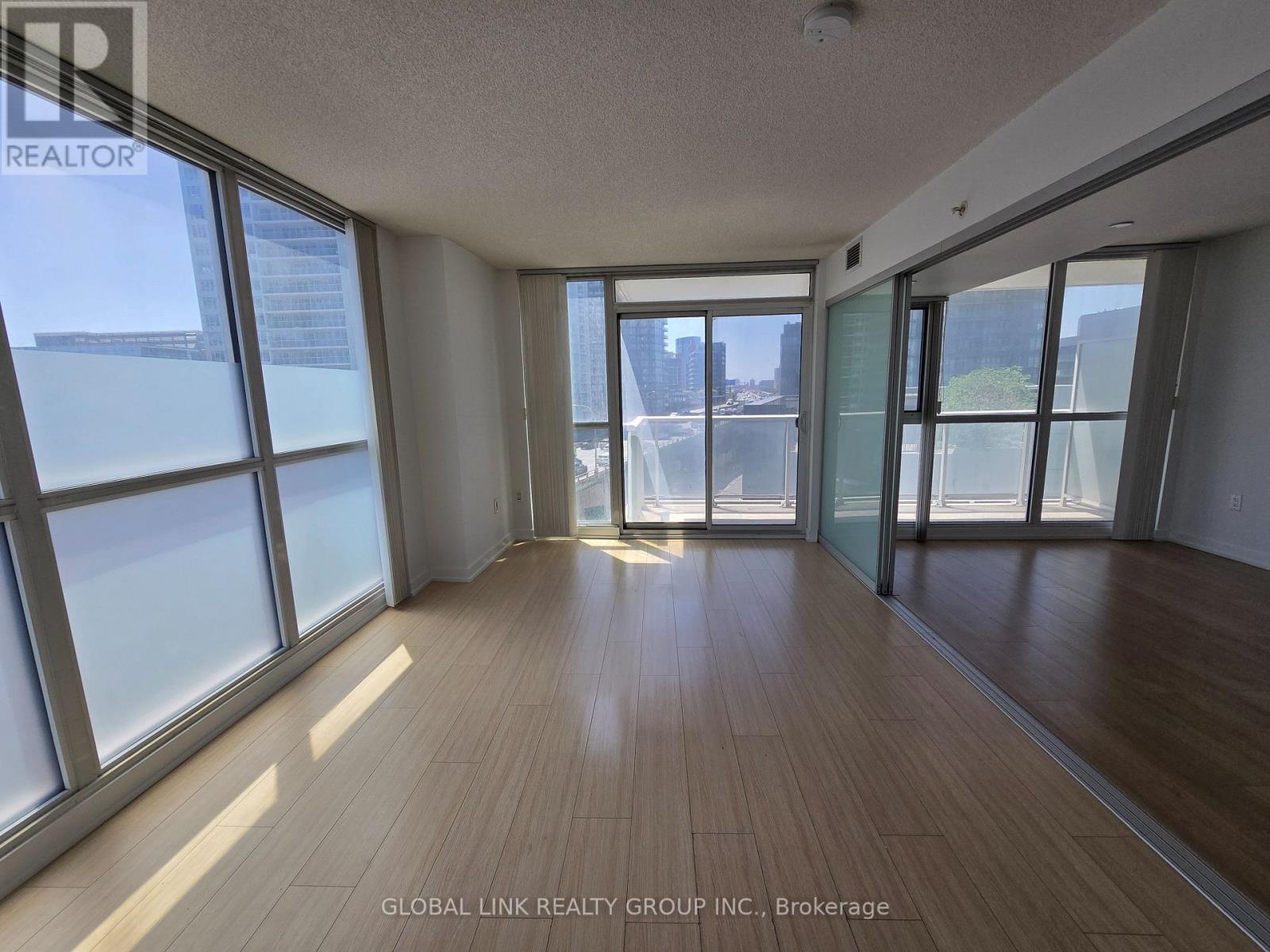 808 - 75 Queens Wharf Road, Toronto, Ontario  M5V 0J8 - Photo 2 - C13456416