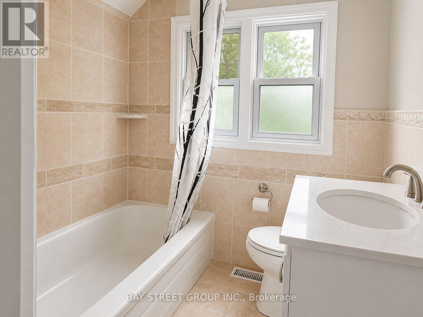 9 Glenborough Park Crescent, Toronto, Ontario  M2R 2G4 - Photo 10 - C13456428