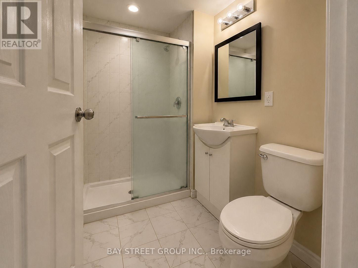 9 Glenborough Park Crescent, Toronto, Ontario  M2R 2G4 - Photo 9 - C13456428