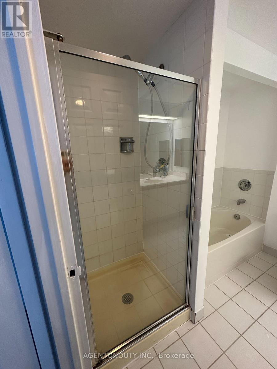 2711 - 77 Harbour Square, Toronto, Ontario M5J 2S2 - Photo 11 - C13456438