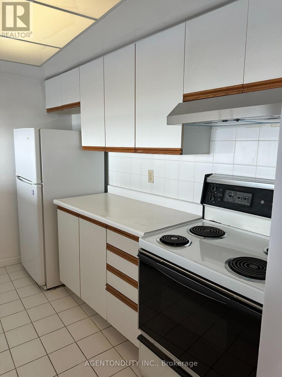 2711 - 77 Harbour Square, Toronto, Ontario M5J 2S2 - Photo 13 - C13456438