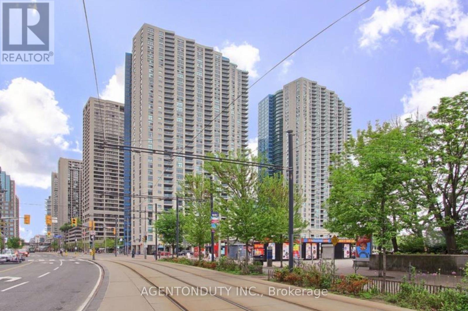 2711 - 77 Harbour Square, Toronto, Ontario M5J 2S2 - Photo 2 - C13456438