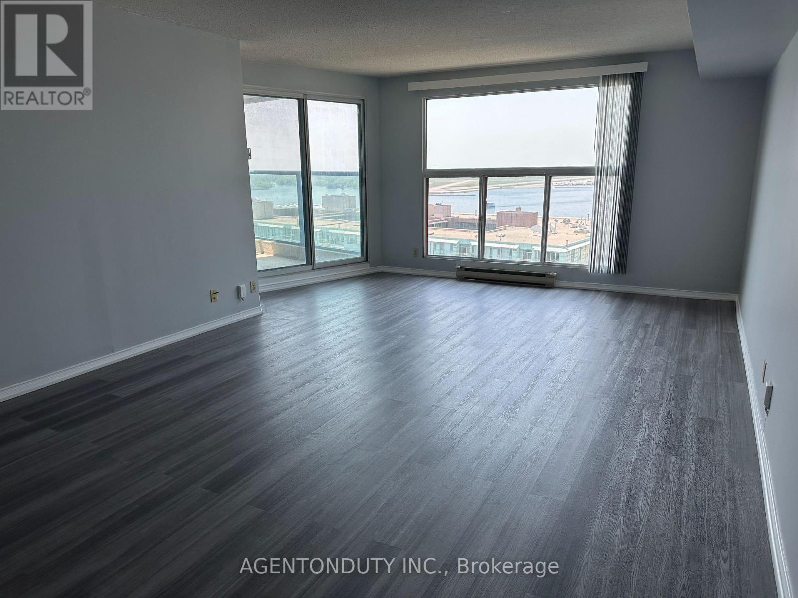 2711 - 77 Harbour Square, Toronto, Ontario M5J 2S2 - Photo 21 - C13456438
