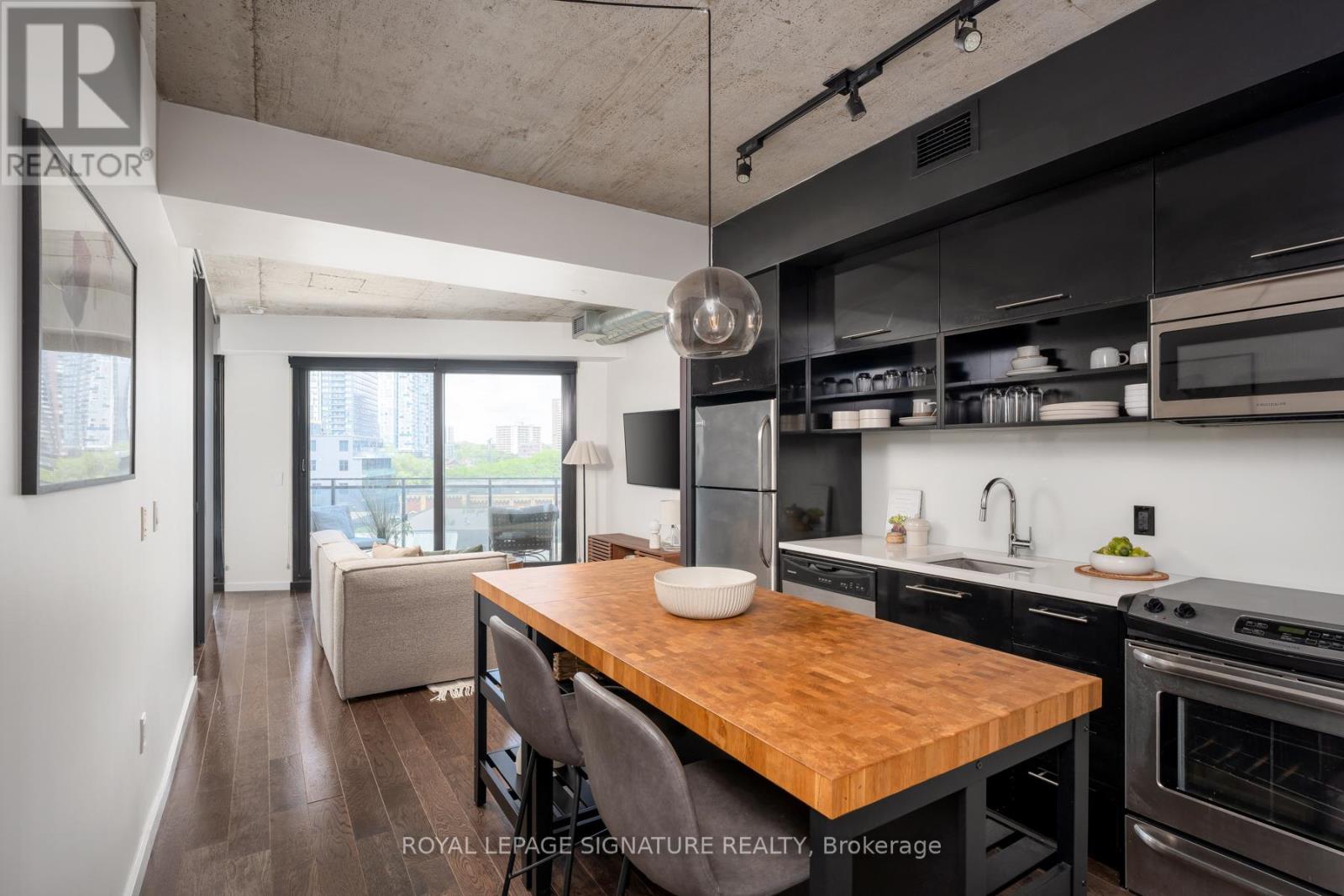 601 - 51 Trolley Crescent, Toronto, Ontario  M5A 0E9 - Photo 2 - C13456520