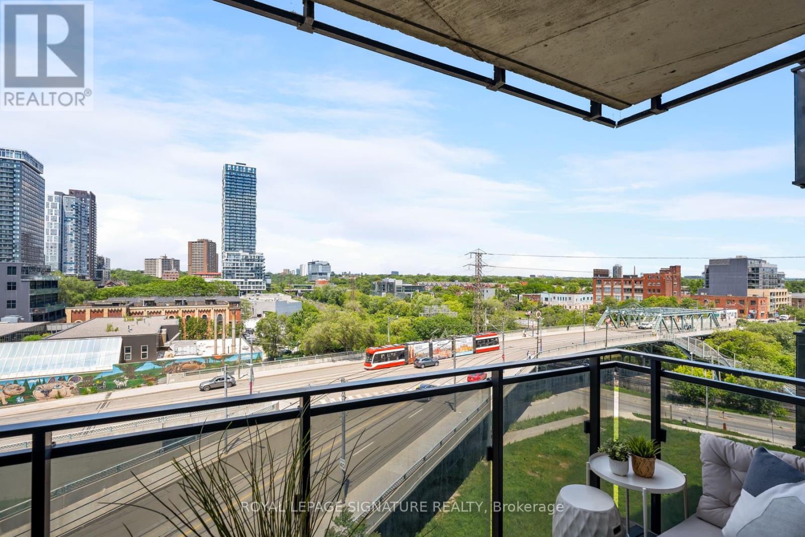 601 - 51 Trolley Crescent, Toronto, Ontario  M5A 0E9 - Photo 8 - C13456520