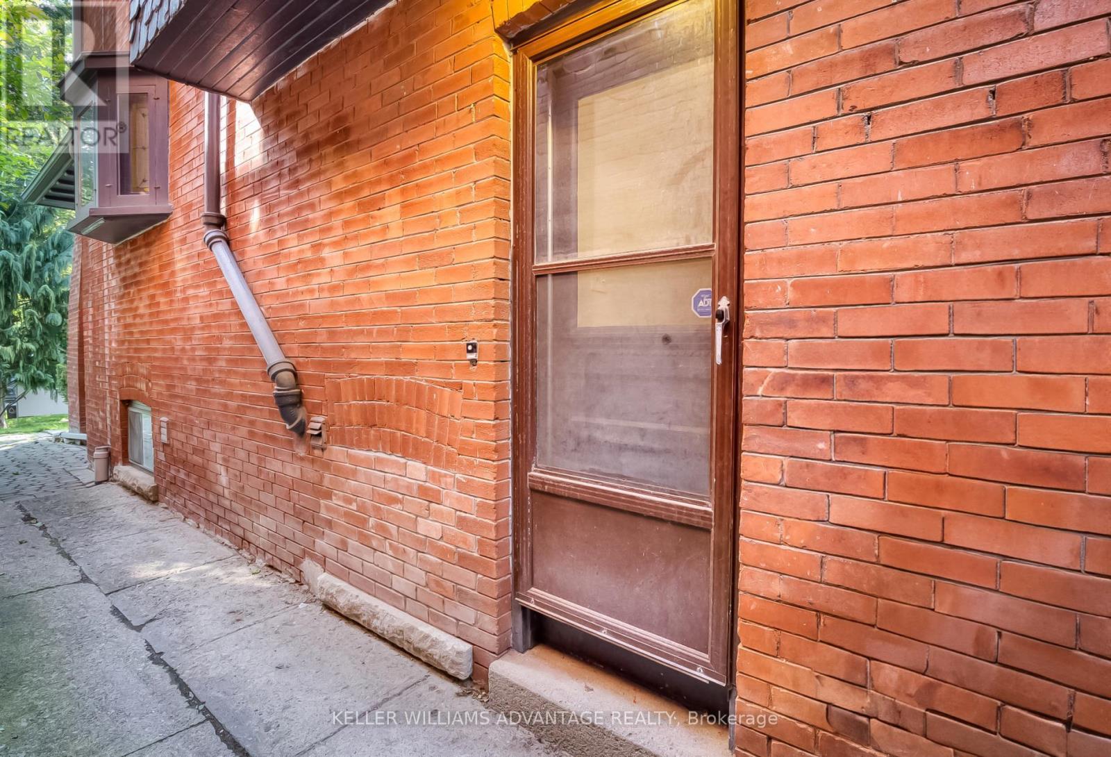 Lower - 146 Madison Avenue, Toronto, Ontario M5R 2S5 - Photo 3 - C13456532