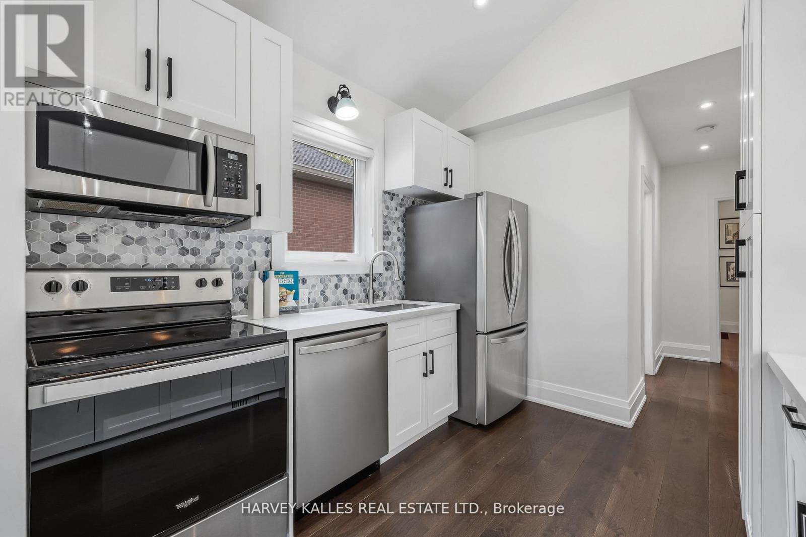 568 Northcliffe Boulevard, Toronto, Ontario  M6E 3L7 - Photo 13 - C13456542