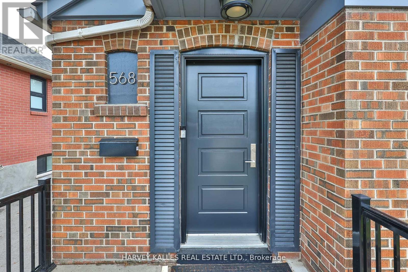 568 Northcliffe Boulevard, Toronto, Ontario  M6E 3L7 - Photo 3 - C13456542